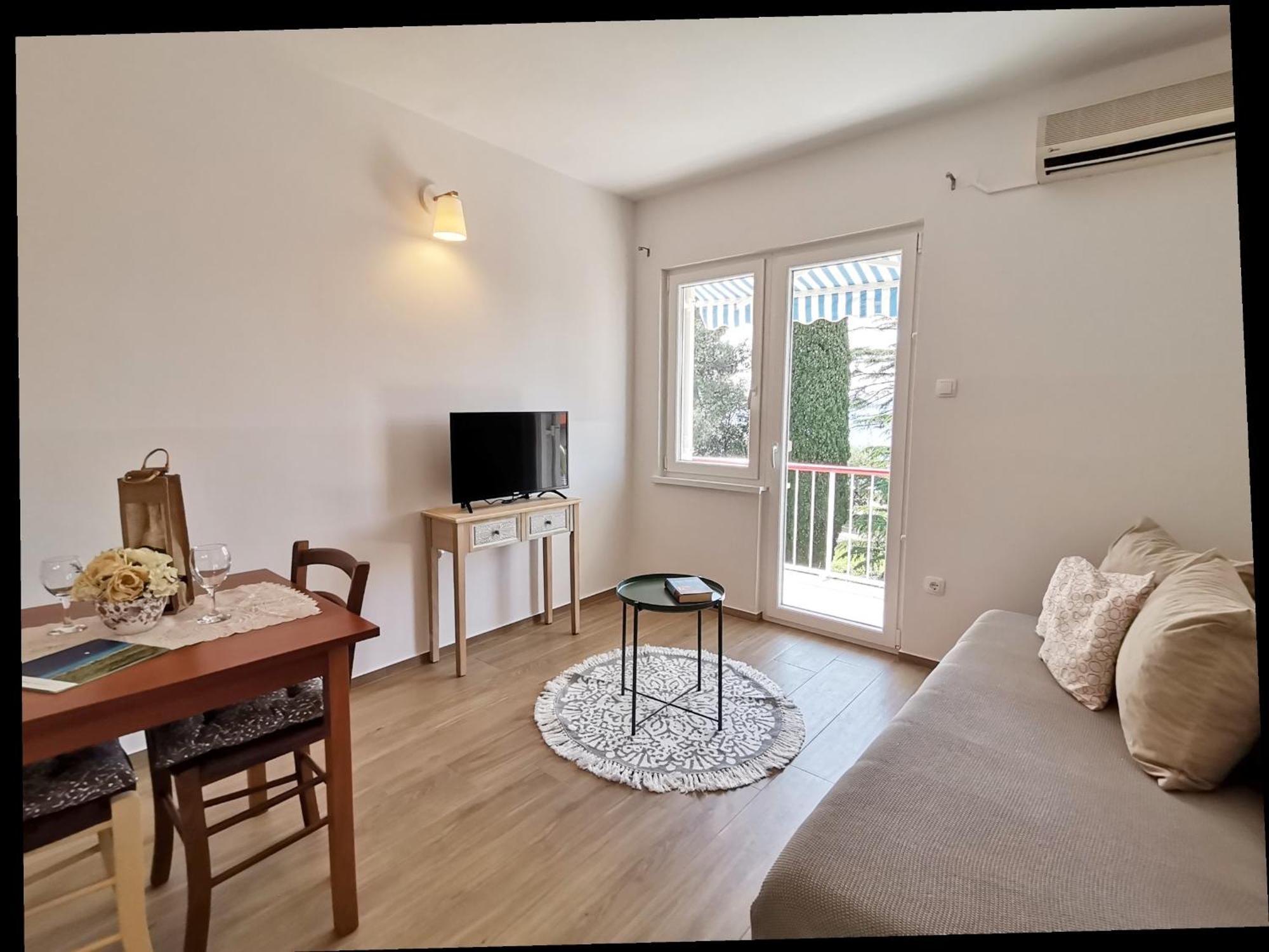 Apartments House Pinezic Малинска Экстерьер фото